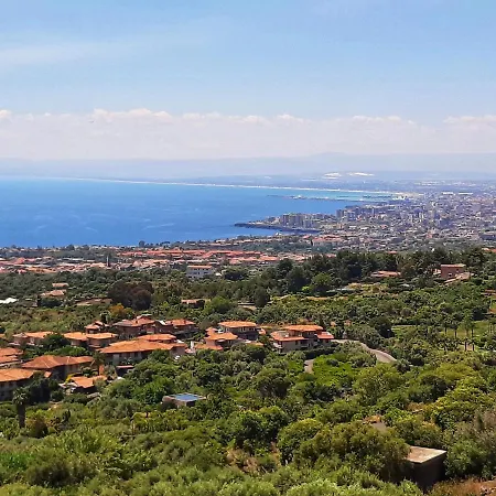 La Petite Maison アパート アーチ・カステッロ