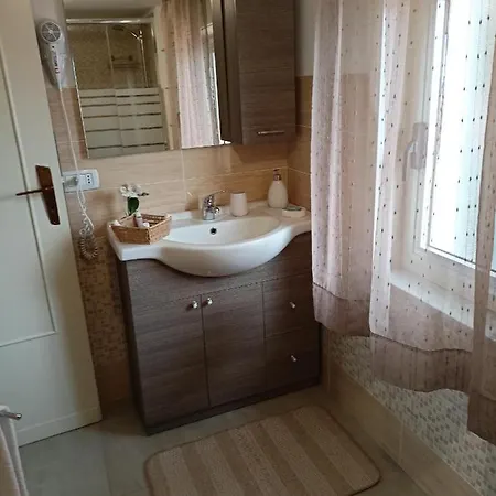La Petite Maison Apartment *