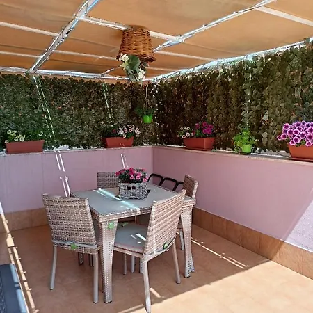 La Petite Maison Apartment *