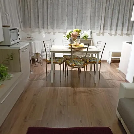 La Petite Maison Apartment