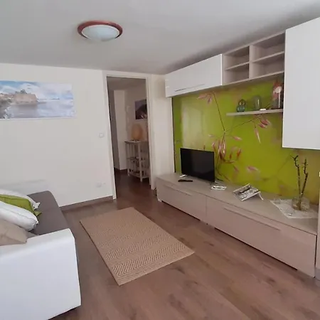 La Petite Maison Apartment *